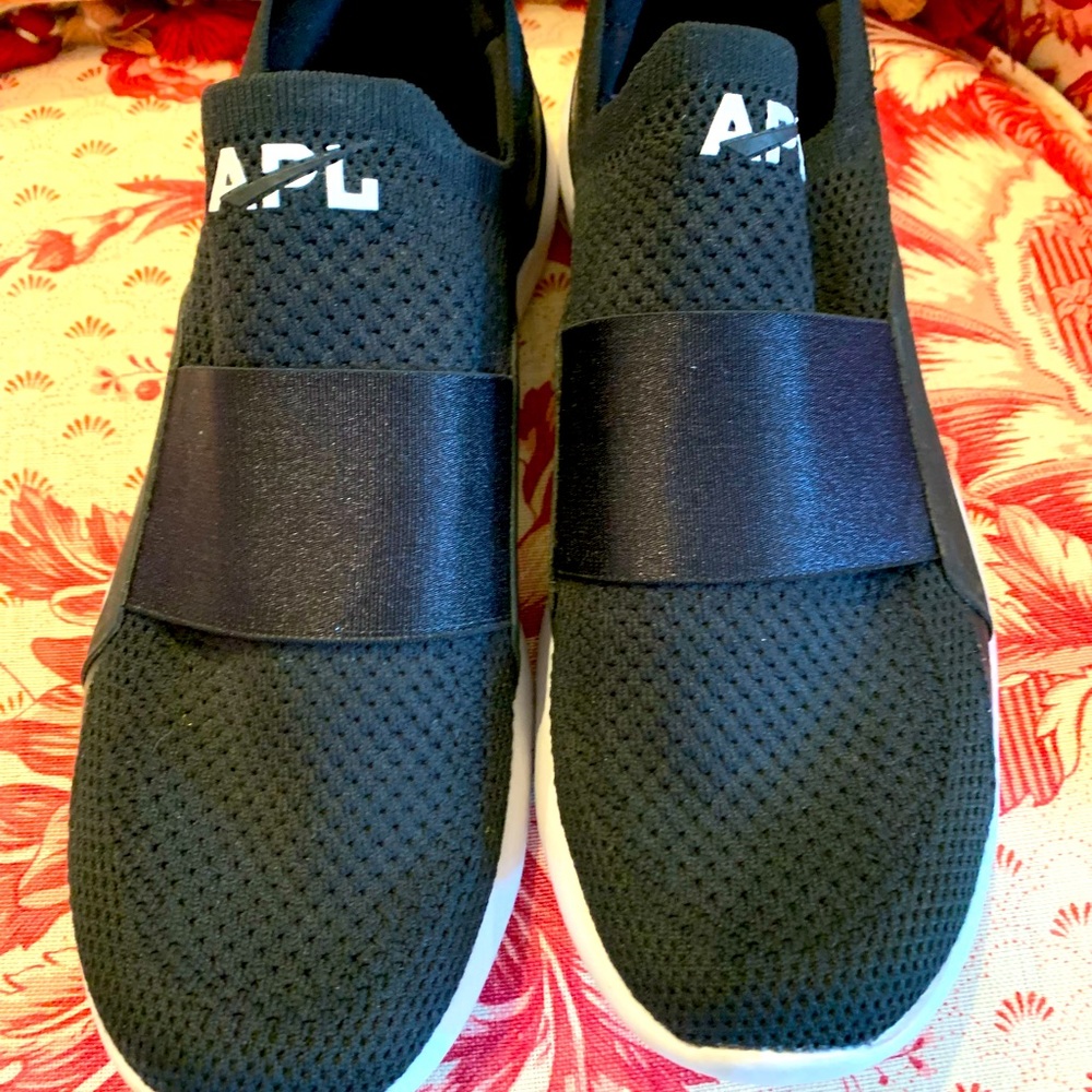 APL Techloom Bliss Knit Running Shoe Black Size 8